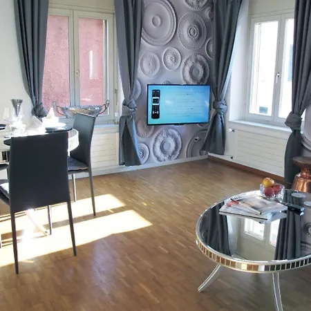 - Your Away From - With Washer, Dryer And Lots Of Space