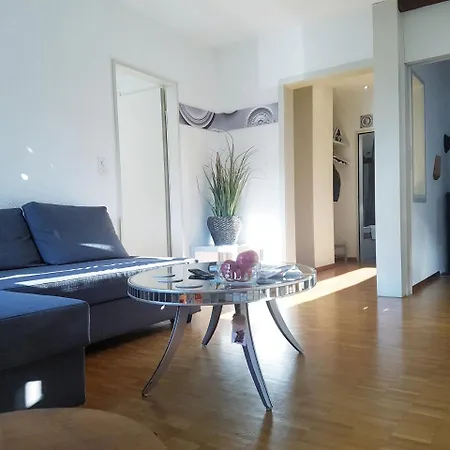 Apartamento - Your Away From - With Washer, Dryer And Lots Of Space *