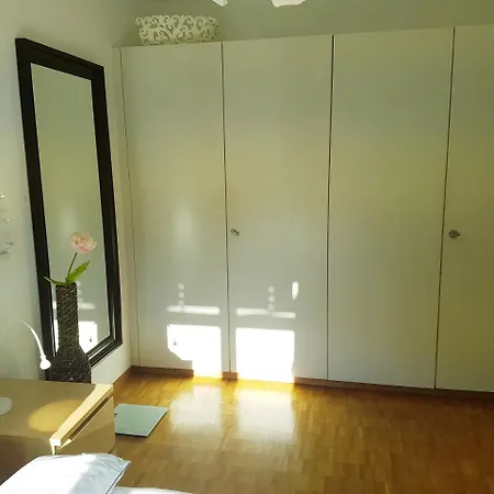 Apartamento - Your Away From - With Washer, Dryer And Lots Of Space *